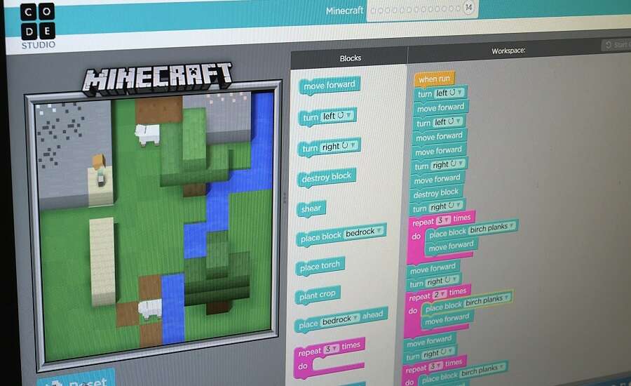 Minecraft Vs Roblox Which Is Best - cool roblox studio codes
